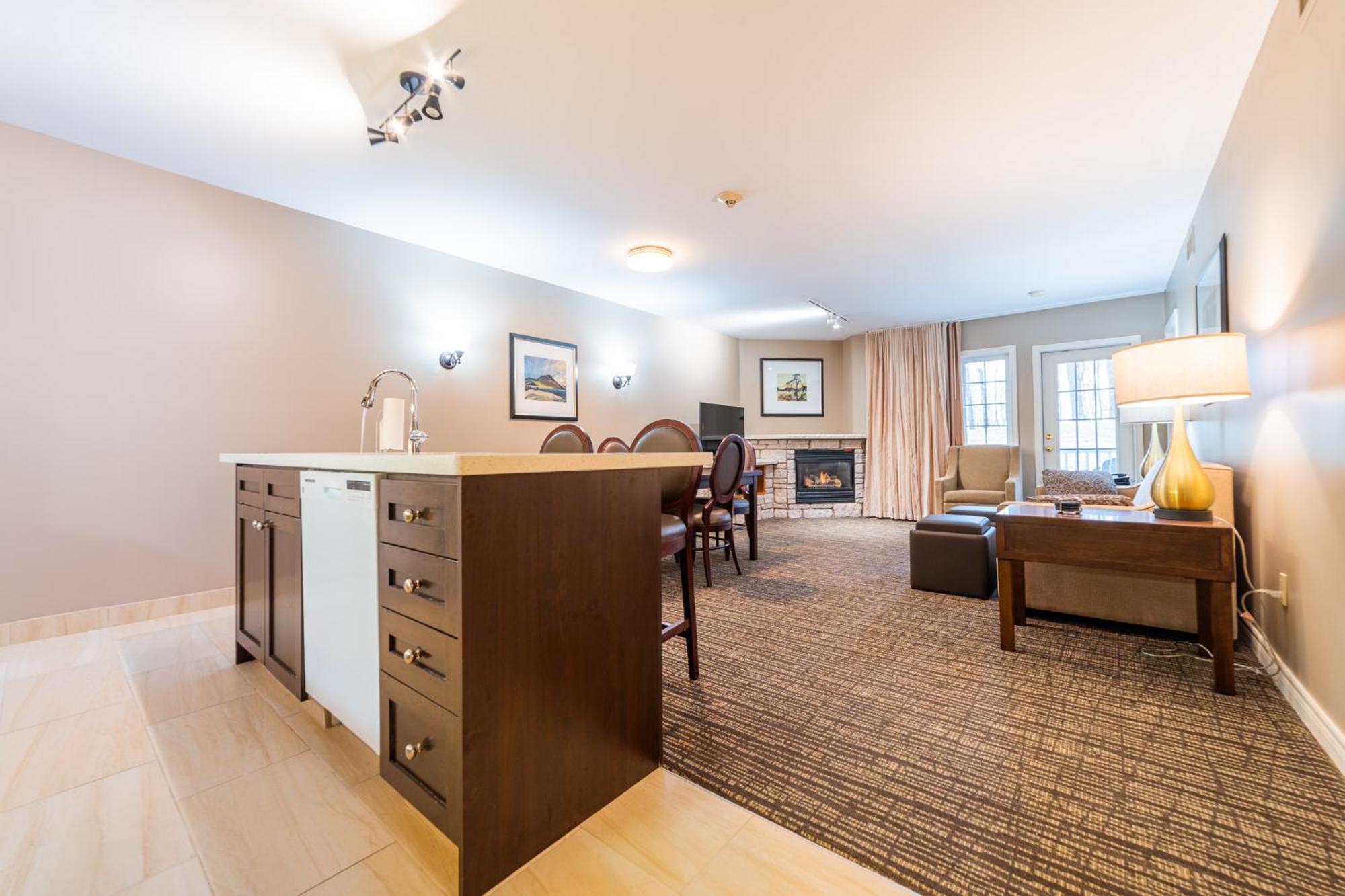 Horseshoe Valley Suites - The Azure Shanty Bay Eksteriør billede